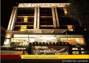 Hotel Parkland Chirag Enclave Neu-Delhi Exterior foto