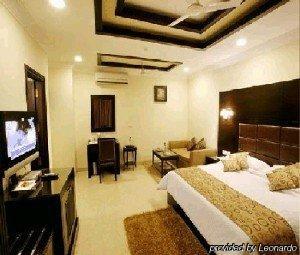 Hotel Parkland Chirag Enclave Neu-Delhi Exterior foto