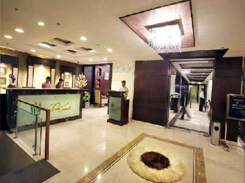 Hotel Parkland Chirag Enclave Neu-Delhi Exterior foto
