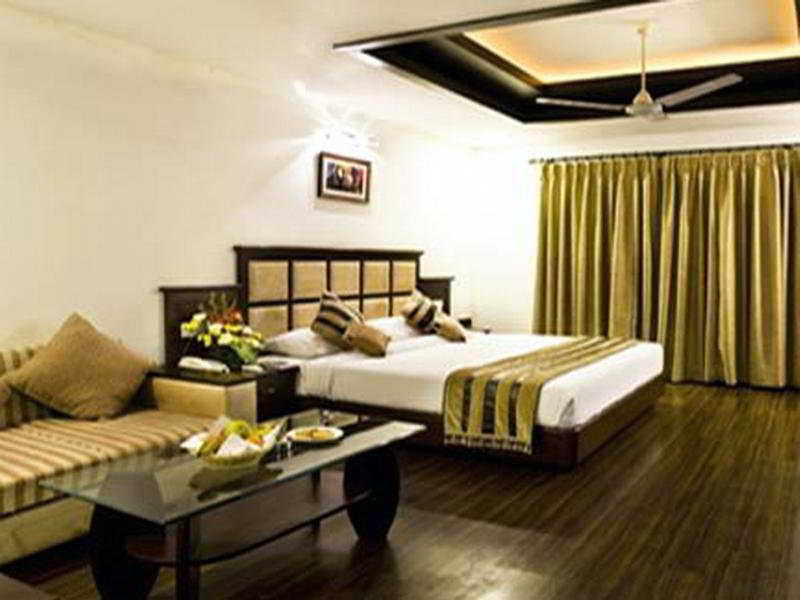 Hotel Parkland Chirag Enclave Neu-Delhi Exterior foto